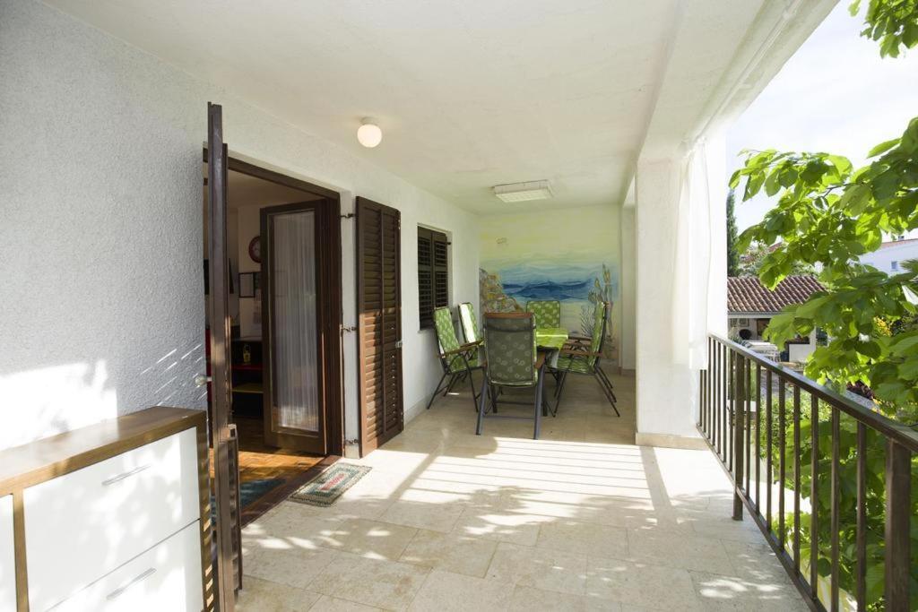 Apartman Laurus Malinska Esterno foto